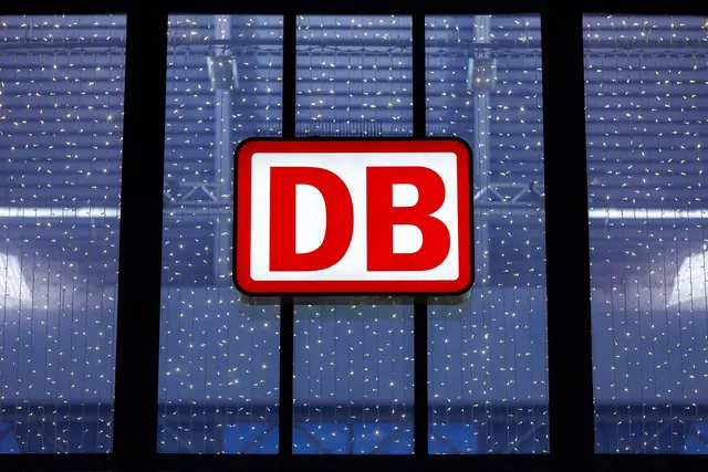 Nach Angaben der Deutschen Bahn (DB) läuft der Zugverkehr zwischen Bayreuth und Nürnberg ab 14. September wieder regulär. (Symbolbild) | Foto: Daniel Karmann/dpa