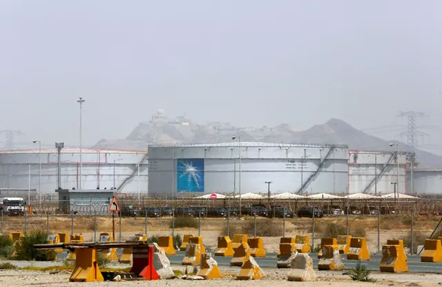 Der Konflikt im Nahen Osten setzt den weltgrößten Ölexporteur Saudi-Arabien zu. | Foto: Amr Nabil/AP/dpa