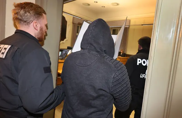 Der Messerstecher wurde zu lebenslanger Haft verurteilt. 
 | Foto: Karl-Josef Hildenbrand/dpa