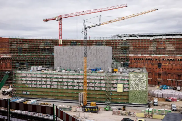 Die Bauarbeiten liegen voll im Zeitplan. Zur Spielzeit 2028/2029 wird das Staatstheater im neuen Opernhaus starten. | Foto: Daniel Karmann/dpa