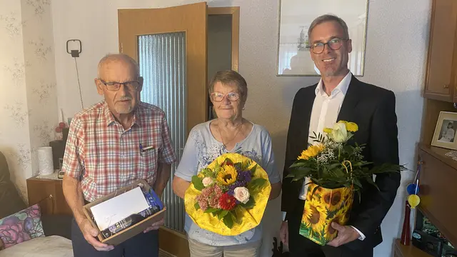 Das Ehepaar Kittel mit 2. Bürgermeister Christian Weber. | Foto: Stadt Stein