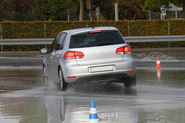 Das Training findet am Samstag, 24. Oktober (8.30 Uhr bis 12.30 Uhr), auf dem Verkehrsübungsplatz in Sack, Boxdorfer Straße 2b, 90765 Fürth, statt. | Foto: Horst Schmidt / stock.adobe.com