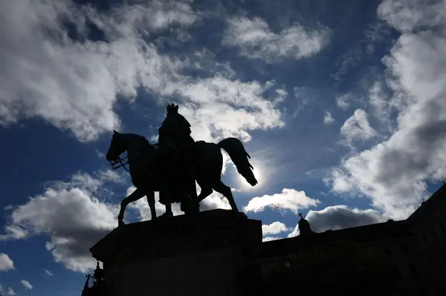 Zum Wochenstart bestimmen in Bayern vielerorts Wolken das Wetter. (Symbolbild) | Foto: Karl-Josef Hildenbrand/dpa