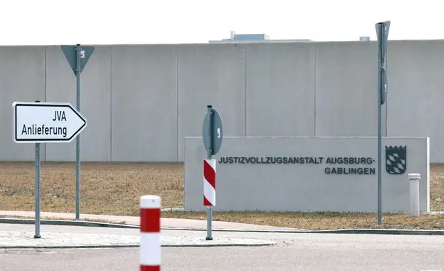 Hinter den Mauern der JVA Augsburg-Gablingen sollen etliche Gefangene misshandelt worden sein. | Foto: © Karl-Josef Hildenbrand/dpa (Archivbild)