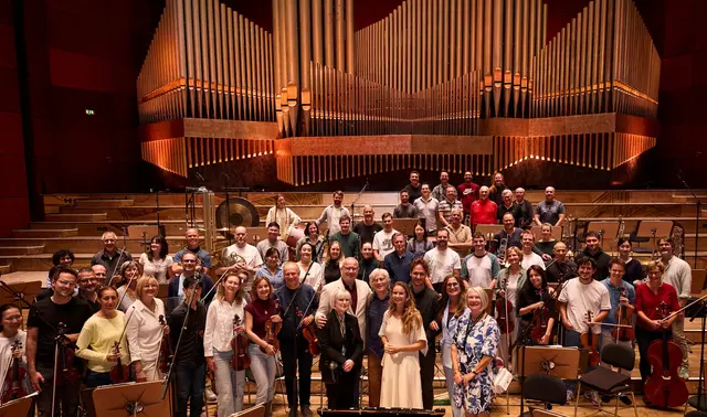 Nach der Generalprobe zum heutigen Saison-Eröffnungskonzert:  In diesem Rahmen wurde die designierte Intendantin dem Orchester vorgestellt.
 
  | Foto: Torsten Hönig