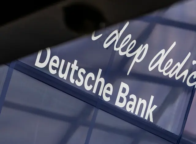Deutschlands größtes Geldhaus hat 19 Millionen Privatkunden.  | Foto: Andreas Arnold/dpa (Archivbild)