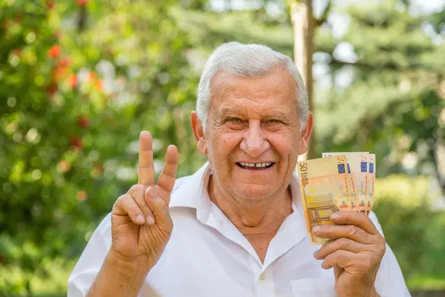 Viele Arbeitnehmer wären der Politik dankbar, wenn es endlich Modelle für eine private Zusatzrente gäbe, mit denen man wirklich eine lohnenswerte Rendite erzielen könnte. | Foto: Vivida Photo PC-stock.adobe.com (Symbolbild)