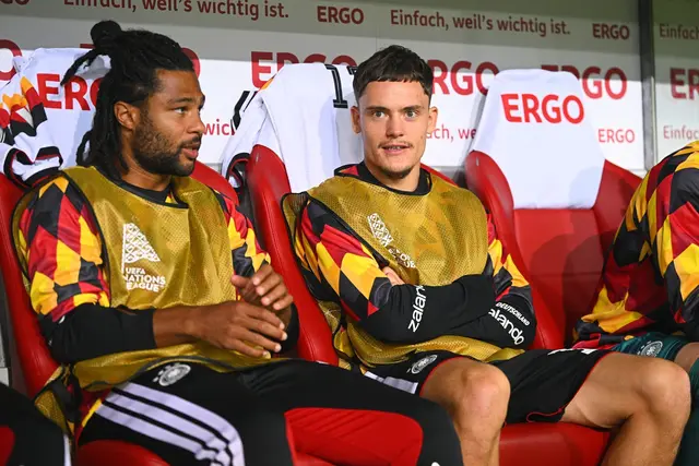 Gnabry und Wirtz kamen unter Klopp bislang nur als Joker zum Einsatz. | Foto: Tom Weller/dpa