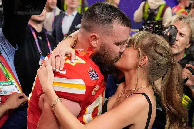Travis Kelce und Taylor Swift gaben sich Anfang Juli das Ja-Wort.  | Foto: John Locher/AP/dpa (Archivbild)