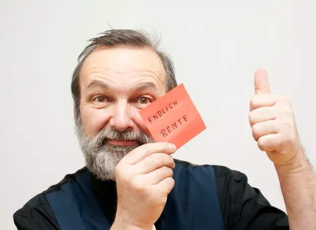 Wenn der Beruf zur Last wird, steigt die Freude auf einen möglichst frühen Renteneintritt. | Foto: Köpenicker-stock.adobe.com (Symbolbild)