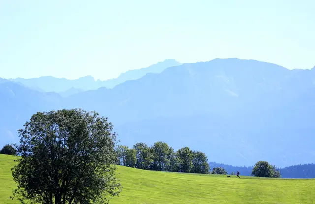 Das Wetter in Bayern bleibt - nach kurzer Durststrecke am Freitag - vielerorts spätsommerlich. | Foto: Karl-Josef Hildenbrand/dpa
