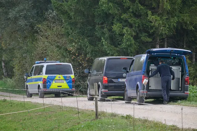 In den Tagen nach der Sichtung hatten Polizisten das Naturschutzgebiet durchkämmt. | Foto: Peter Kneffel/dpa