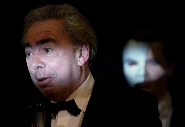 23 Jahre nach der Deutschlandpremiere 1990 feierte der Musical-Klassiker «Das Phantom der Oper» 2013 im Theater Neue Flora in Hamburg noch einmal Premiere - auch der Komponist Andrew Lloyd Webber reiste damals an.  | Foto: picture alliance / dpa (Archivbild)