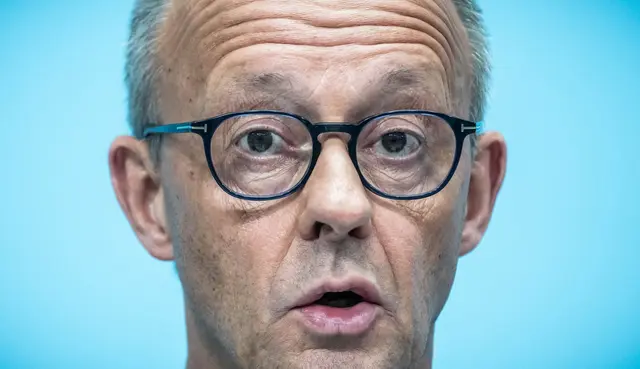 Merz: Wir müssen uns aus einem Tief herausarbeiten. | Foto: Michael Kappeler/dpa