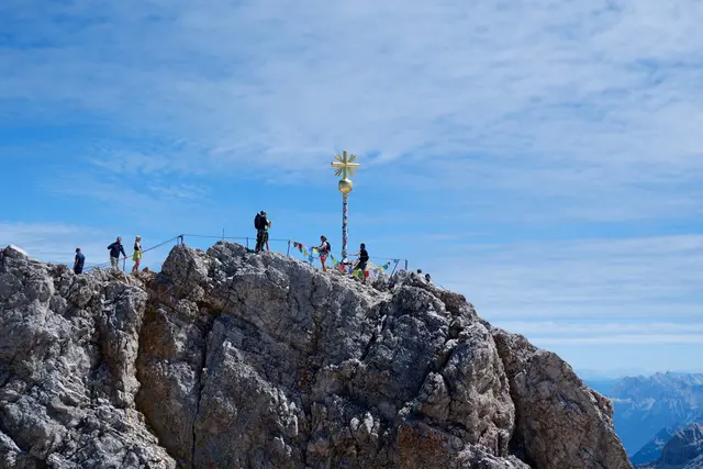 Die Zugspitze ist ein beliebter Ausflugsort. | Foto: whitewood - stock.adobe.com (Symbolbild)