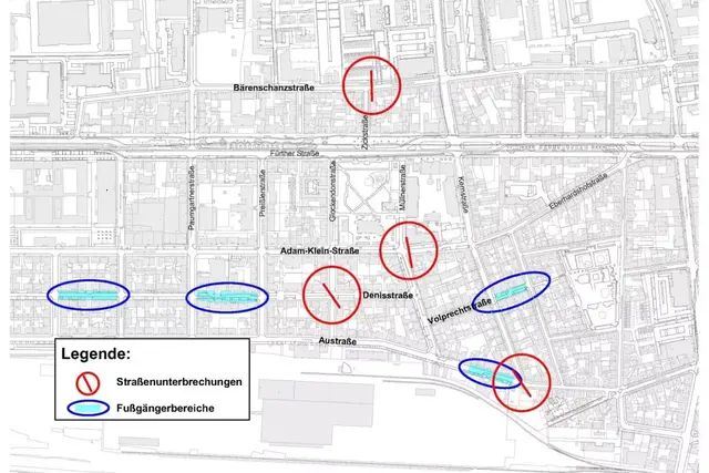 Die neuen Fußgängerzonen dürfen mit dem Kfz nicht mehr befahren werden. Dort darf zukünftig auch nicht mehr geparkt werden. In den neuen Fußgängerbereichen entfallen die Parkmöglichkeiten im öffentlichen Raum. Grundstückszufahrten dürfen weiterhin angesteuert werden. Der Radverkehr ist freigegeben. Der Verkehrsausschuss des Stadtrats hatte die Superblocks in Gostenhof am 13. März 2025 einstimmig beschlossen. | Foto: © Stadt Nürnberg/Verkehrsplanungsamt