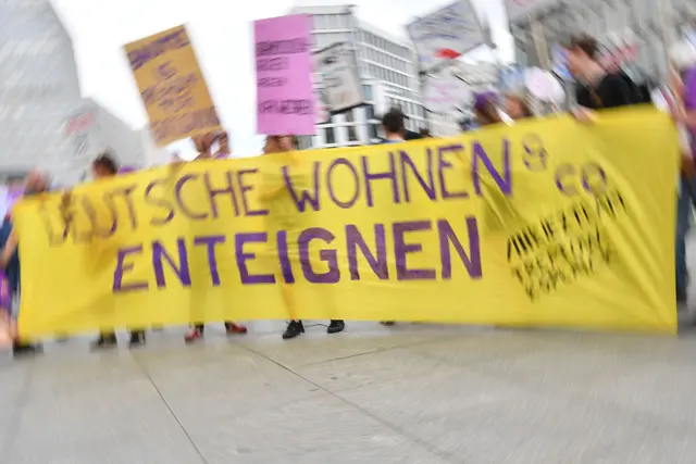 Über das Thema wird schon seit Jahren in Berlin gestritten. Bei einem Volksentscheid eine Mehrheit für diese Maßnahme aus.  | Foto: Paul Zinken/dpa (Archivbild)