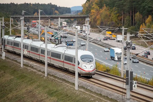 Normalerweise ist die Schnelltrasse die zügigste Route per Bahn von München nach Nürnberg.  | Foto: Daniel Karmann/dpa (Archivbild)