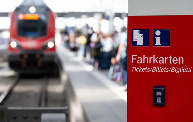 Deutschlandticket-Besitzer können normalerweise mit dem Regionalexpress über die Schnelltrasse fahren. 
 | Foto: Foto: Sven Hoppe/dpa/dpa-tmn (Archivbild)