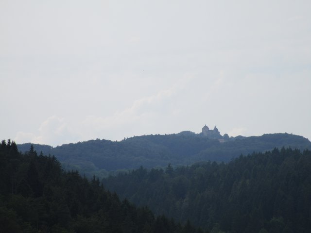 Blick auf Burg Hohenstein von der Enzendorfer Platte (Bergwachthütte)