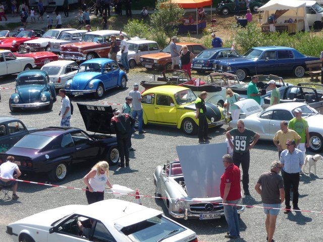 Tuning und Oldtimer: Großes Autotreffen in Aufseß 2016.