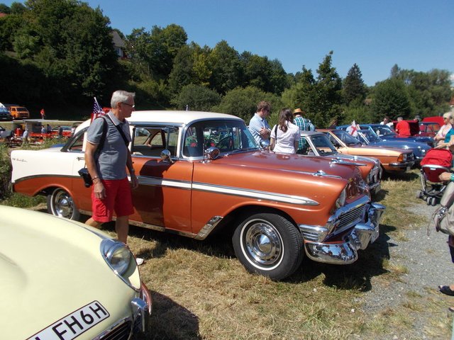 Tuning und Oldtimer: Großes Autotreffen in Aufseß 2016.