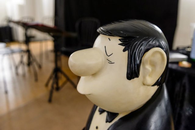 Es Saugt Und Bläst Der Heinzelmann Original Es saugt und bläst der Heinzelmann