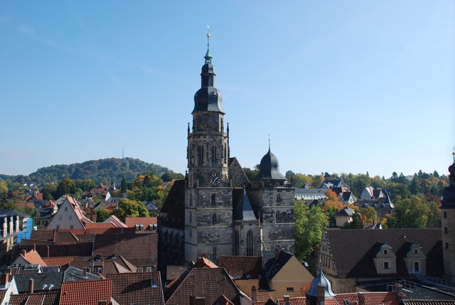 In der Anfangszeit seines Coburger Aufenthalts im Jahr 1530 predigte Martin Luther siebenmal in der Kirche St. Moriz, sechs dieser Predigten haben sich erhalten. Schon einige Jahre zuvor hatte der aus Königsberg in Franken stammende Magister Balthasar Düring in Coburg die Reformation eingeführt. Düring hatte zunächst eine Vikarie, dann die Predikatur an der Morizkirche inne. 1524 erarbeitete er eine neue, an Luthers Ideen orientierte Gottesdienstordnung. | Foto: © Stadt Coburg M. Selzer