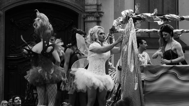 „between fairies“ von Christoph Hinkel ist eines der Exponate der QueerART#2 im südpunkt Nürnberg.�