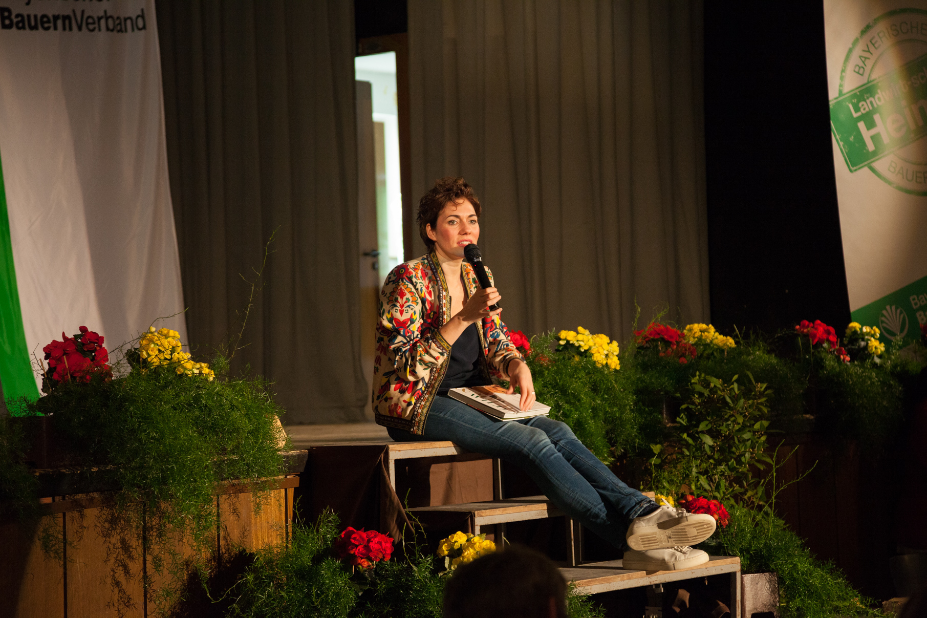 Schauspielerin Katrin Lux, bekannt als Köchin Fanny aus der Serie „Dahoam is Dahoam“ im BR beim Landfrauentag in Forchheim 2018.